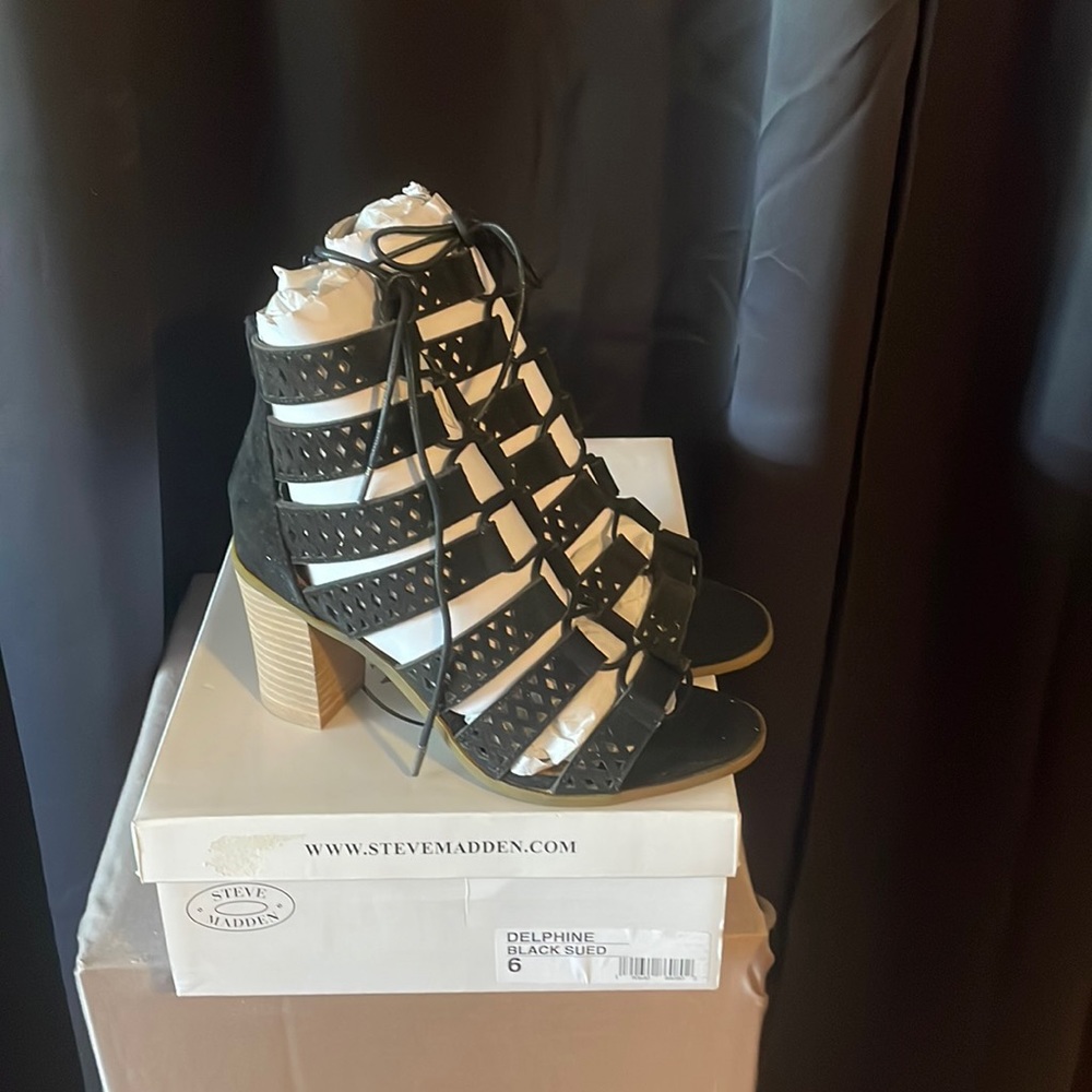 Steve Madden women’s heeled dress sandals size 6